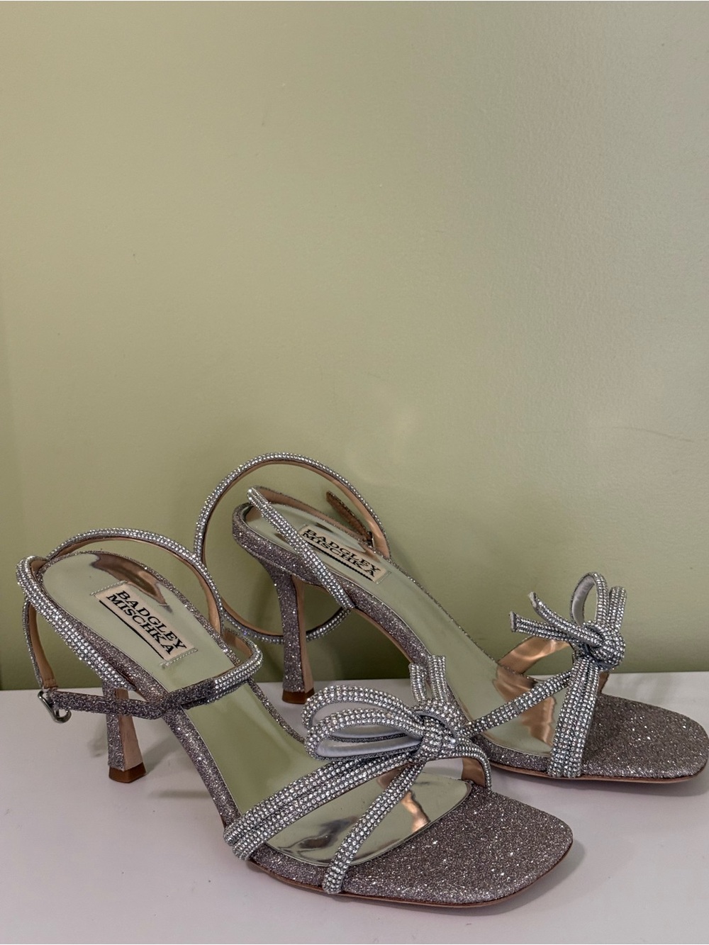 Badgley Mischka Effie Strappy Bow Stiletto Heels size 8 women H30N19